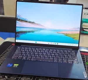 Lenovo Yoga 14.1 i7 16GB 1TB RTX 3050Ti Laptop