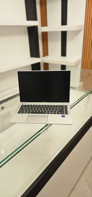 HP EliteBook 840 G8 i7