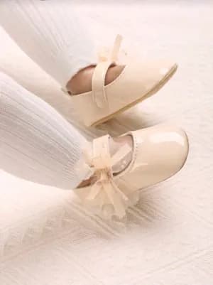 Babygirl first walking shoes