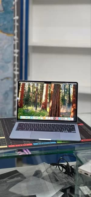 Apple MacBook Air M4 2025