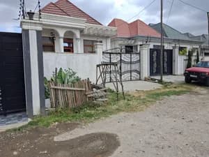 አያት 150 ካሬ