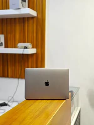 Macbook Pro (2019, 13.3 inch)
