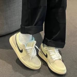 Nike Air Jordan 1 SE Sail Sanddrift Low