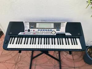 Yamaha PSR-550 Keyboard