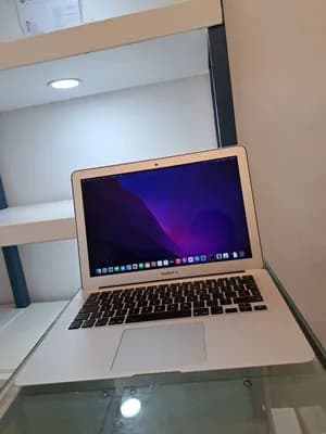 Apple MacBook Air 13.3 Inch 2017