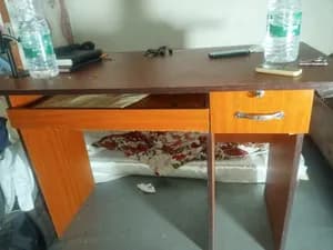 Office Desk with Lockable Drawer