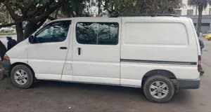 Toyota Hiace Halfvan 2020
