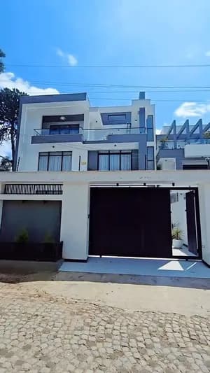 ዘመናዊ G+2 መኖርያ