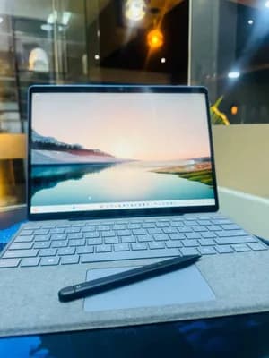 Microsoft Surface Pro 9 i5 8GB 256GB