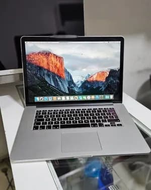 Apple MacBook Pro 2015 Laptop