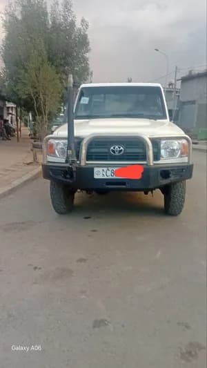 Toyota Land Cruiser 1HZ Pickup