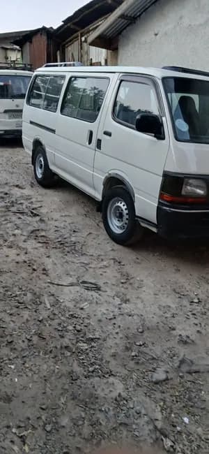 Toyota Hiace 5L Van
