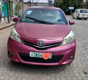 Toyota Yaris Compact 2011 1000cc