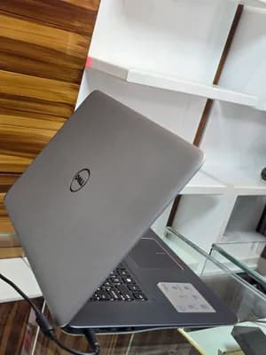 Dell Inspiron 15 7000