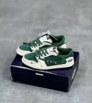 Jordan Low Travis 39-43
