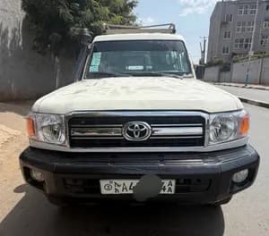 Toyota Landcruiser Long base 2016