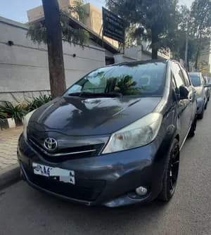 Toyota Yaris Compact 2012 1000cc