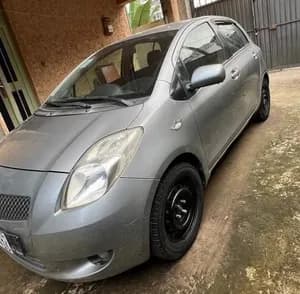 Yaris Compact