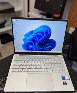 HP Pavilion Plus 14 i5 16GB 1TB