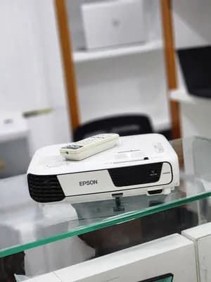 Brand New Epson EB-X31 Projector