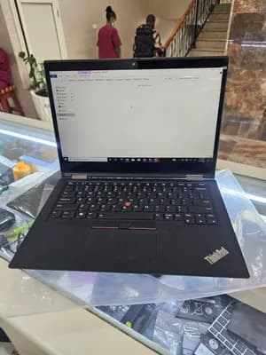Lenovo ThinkPad Yoga X390 i7