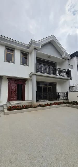 Ayat 250 sqm B+G+1 House