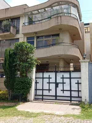 Modern G+2 House in Summit