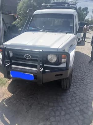 Toyota Landcruiser Long base 2000 used