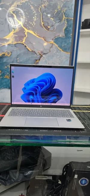 HP Pavilion Plus 14 i7 Laptop