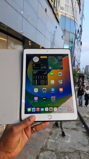Apple iPad Pro 9.7 128GB Cellular