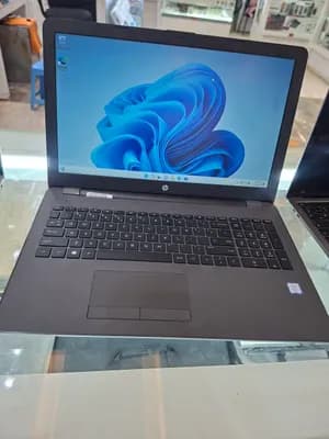 HP Notebook 15 i5 8GB 1TB