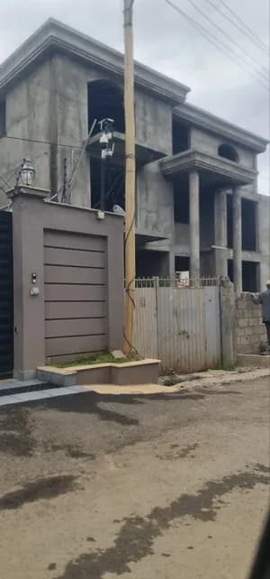 ቤት 500 ካሬ