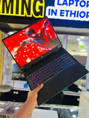 PREDATOR HELIOS Neo 16