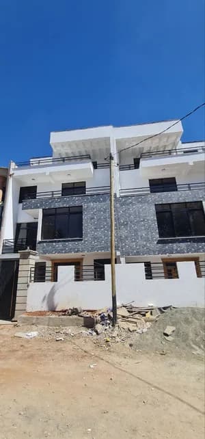 ሰሚት G+3 165 ካሬ ቤት
