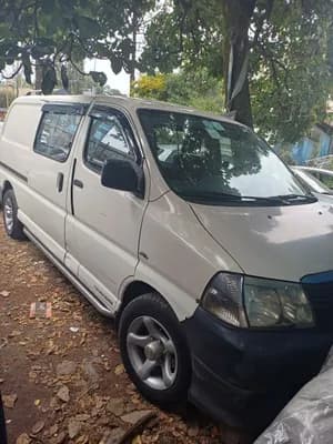 Toyota Hiace Dolphin Diesel Van