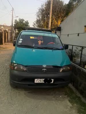 Toyota HiAce Dolphin Minibus 2001