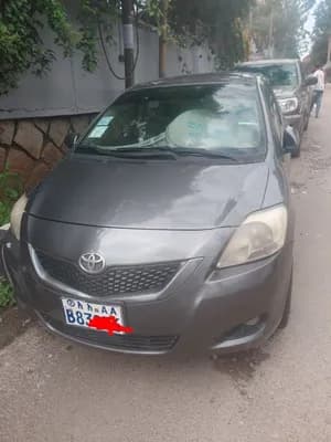 Toyota Yaris Sedan 1.3 CC 2010