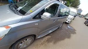 Hyundai Grand Starex 2017 2.5L
