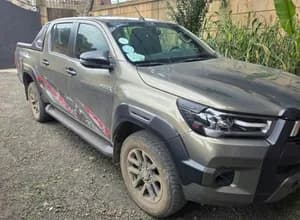 Toyota Hilux Invincible 2021 Diesel
