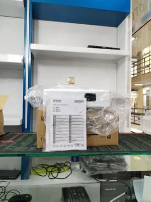 Brand New Epson CO-W01 Projector