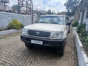 Toyota Land cruiser 1O5 2005
