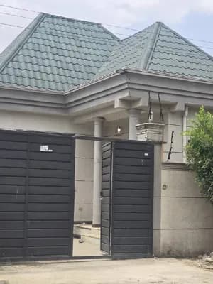 150 sqm Villa House in Summit