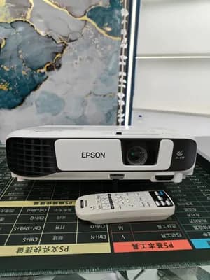 Epson EB-S41 Projector