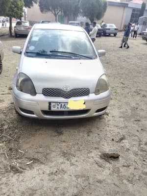 Toyota VitZ Yaris 2004
