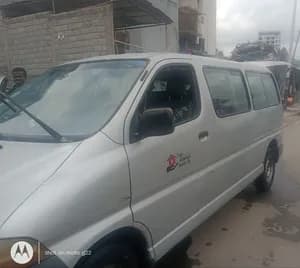 2006 Silver Minivan Code 2