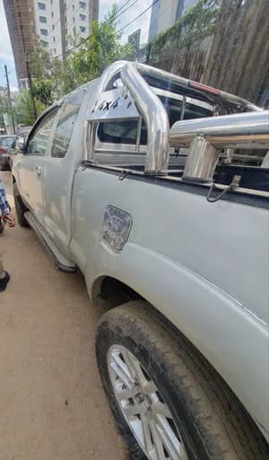 TOYOTA HILUX KINKAB VIGO 2011