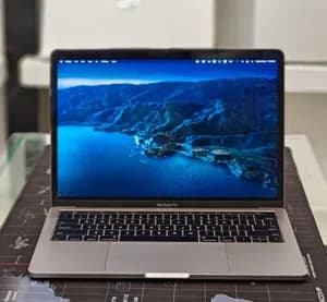 MacBook Pro 2016 i7 16GB 512GB