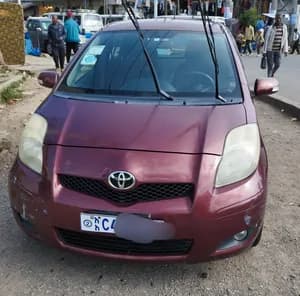 Toyota Yaris Compact 2010 1000cc