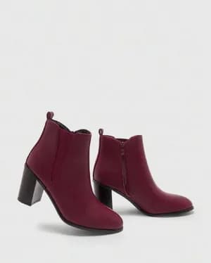Mid heel round toe ankle boots