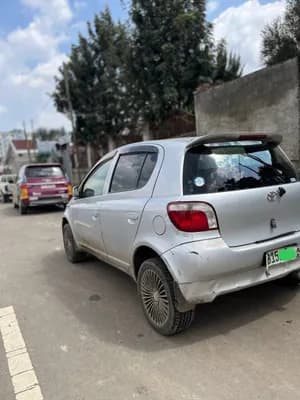 Toyota Vitz 2001